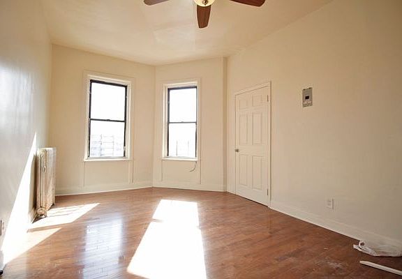 3rd image of 853 Putnam Ave #3A