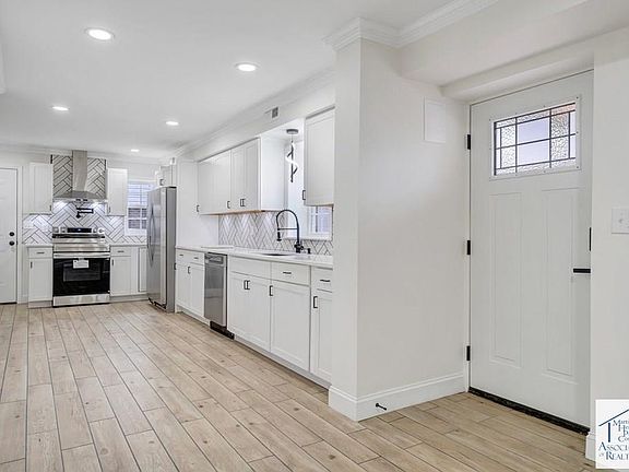3rd image of 41 Cedarwood Ct
