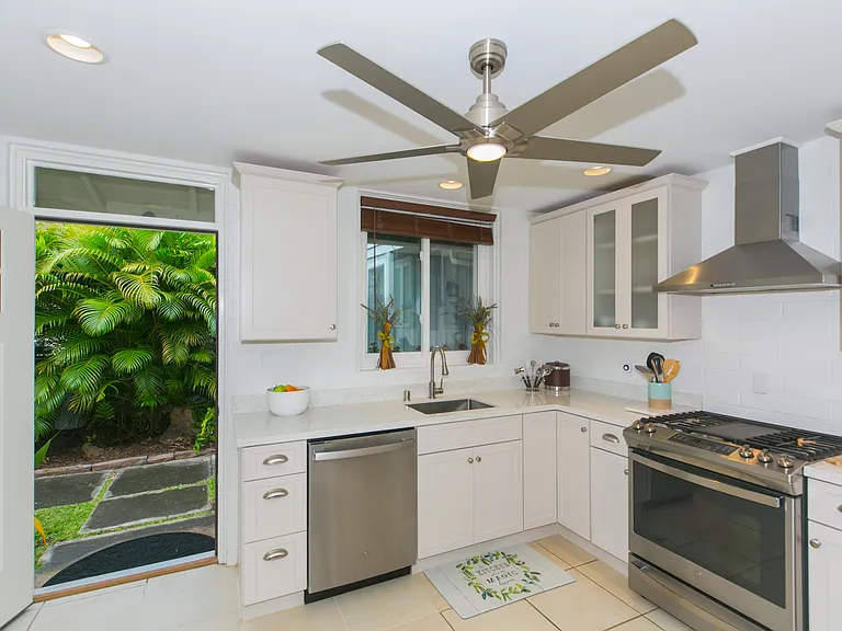 6266 Keokea Pl #A — Photo 4