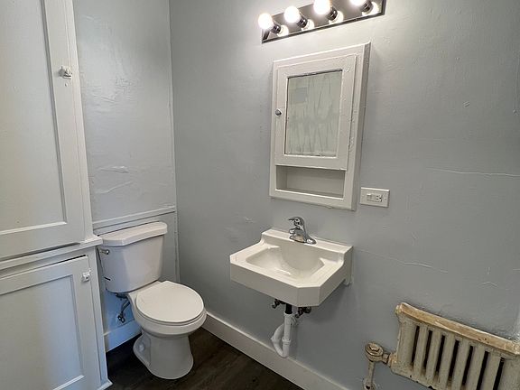 2nd image of 224 Jefferson Ave #6