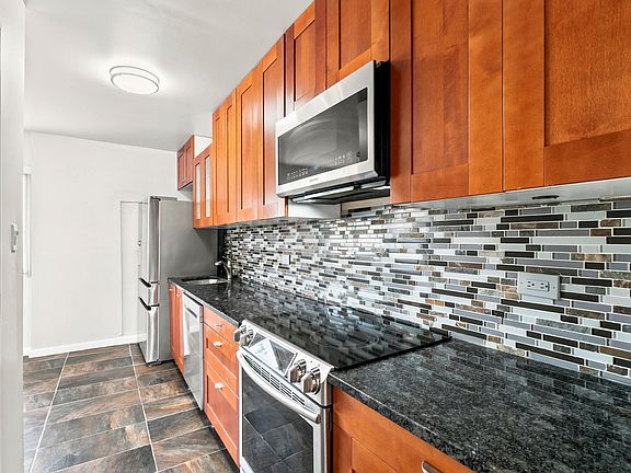 5th image of 1727 E 74th St