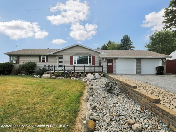 861 N Clinton Trl, Charlotte, MI 48813