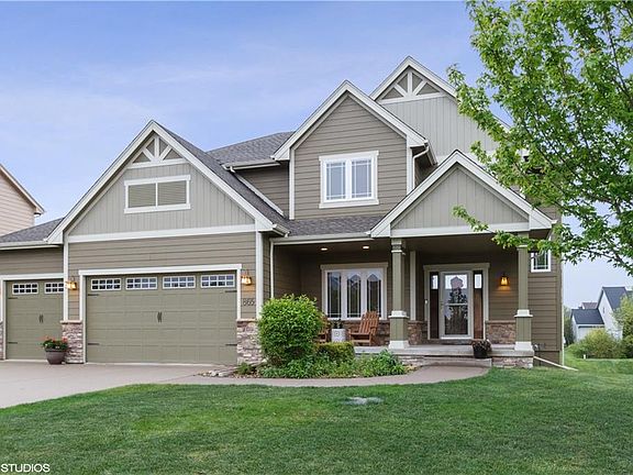 2nd image of 865 SE Bell Dr