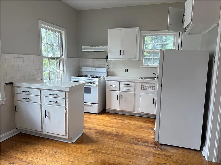 3548 E Main St #6 — Photo 4