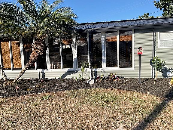 3rd image of 3901 Bahia Vista St