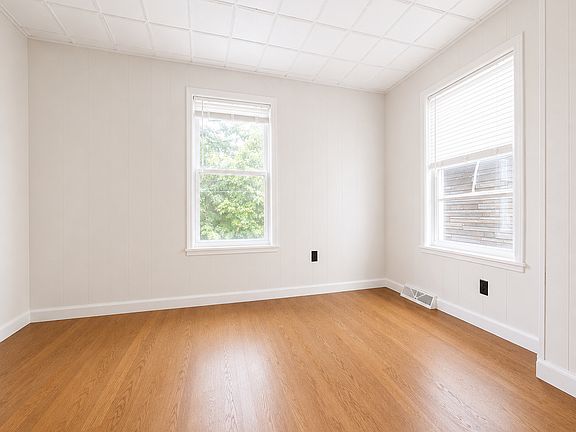 3rd image of 903 Johnston Ave Unit B