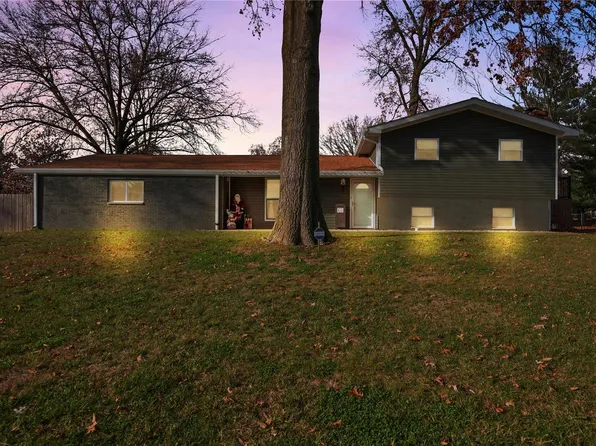 109 Mary Dr, Troy, IL 62294