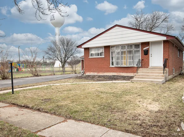 16956 Sunset Ridge Dr, Country Club Hills, IL 60478