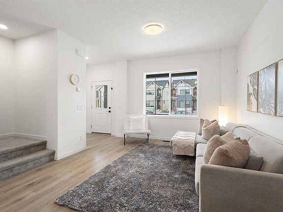 2nd image of 537 E Sage Hill Rd NW