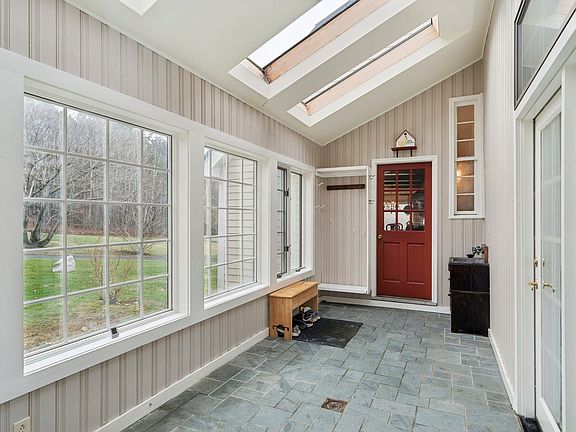 3rd image of 441 Rhoades Hill Road