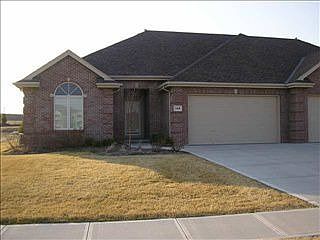 5th image of 1508 N 194th Cir