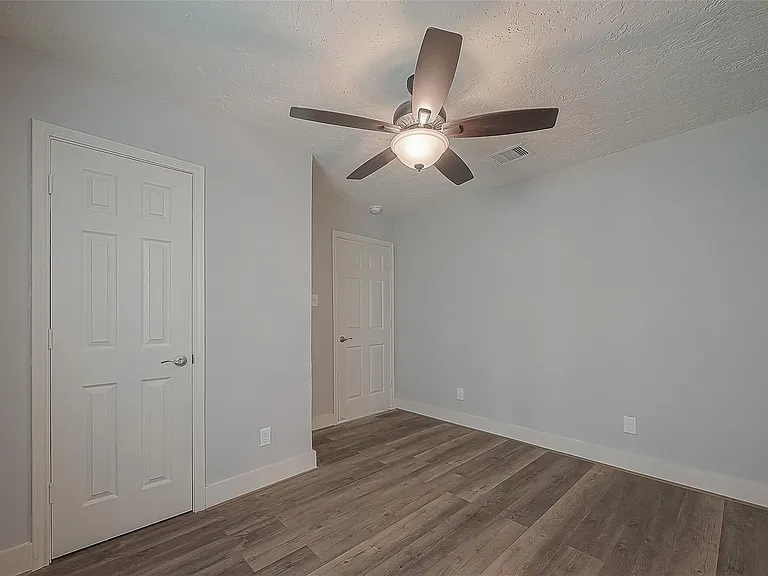 4417 Knoxville St — Photo 11