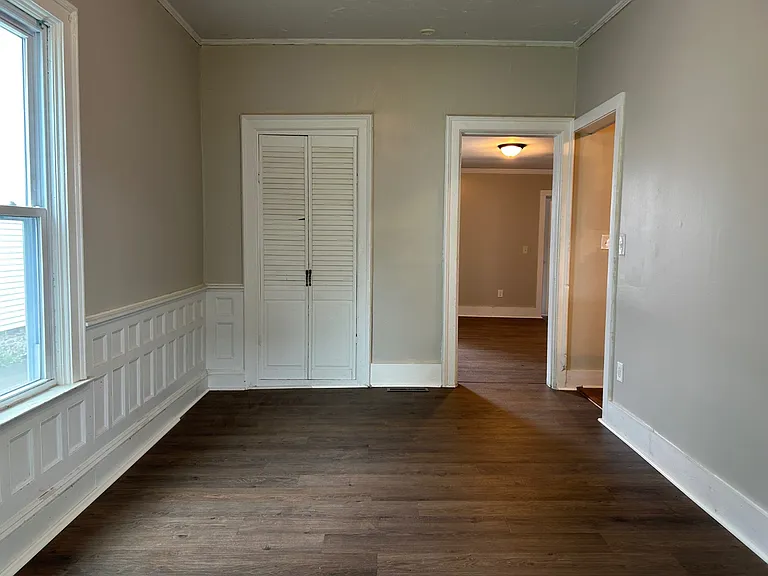 114 S Melcher St — Photo 12