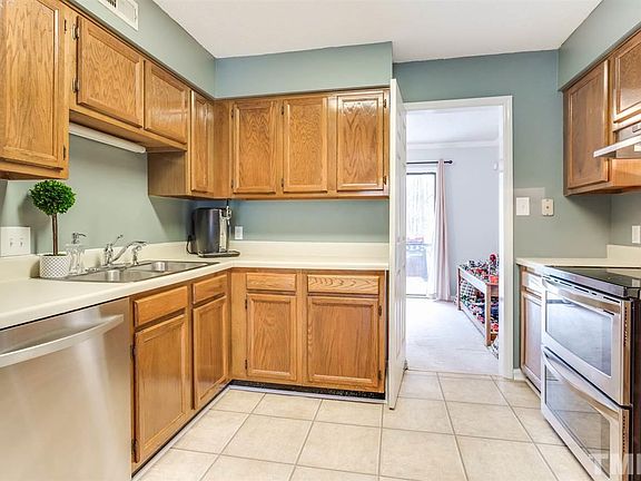 5th image of 4101 Five Oaks Dr Unit 24