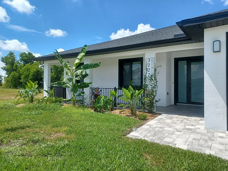 3222 NW 4th Pl