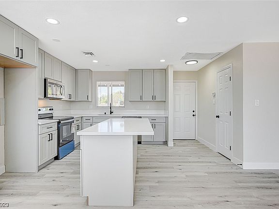 3rd image of 3412 W Washington Ave