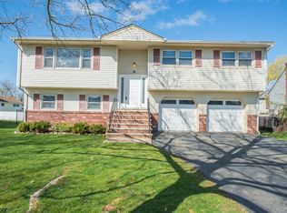 9 Wolf Pl, Parsippany, NJ 07054