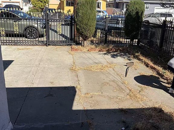 2nd image of 1875 18th St