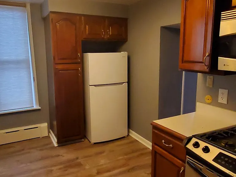 253 Greenwood Ave — Photo 5