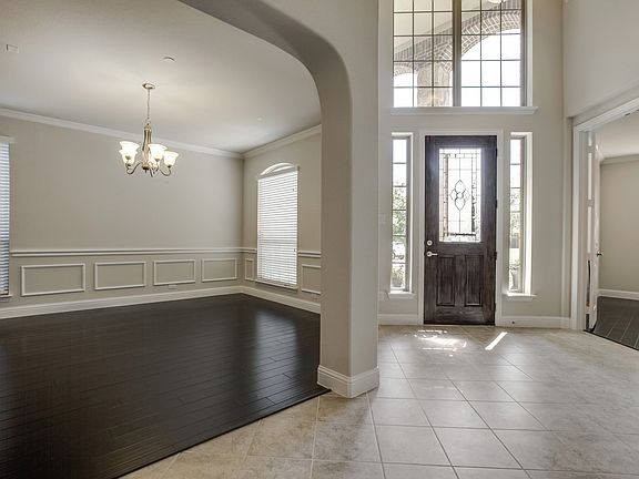 2nd image of 1219 Bentley Dr