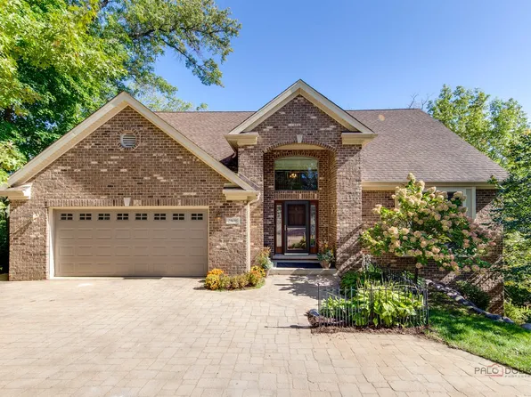 1041 Hillside Ave, Lake Bluff, IL 60044