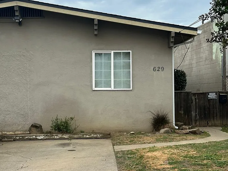 629 N Sacramento St — Photo 8
