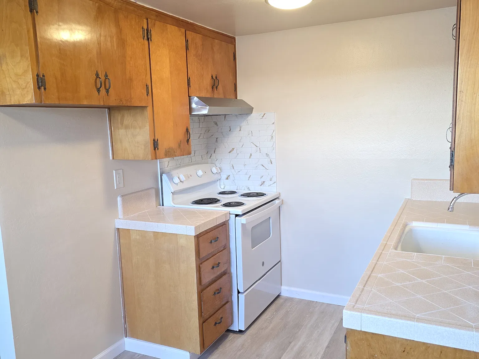 2 bed, 1.5 bath, $2,350 — Photo 2