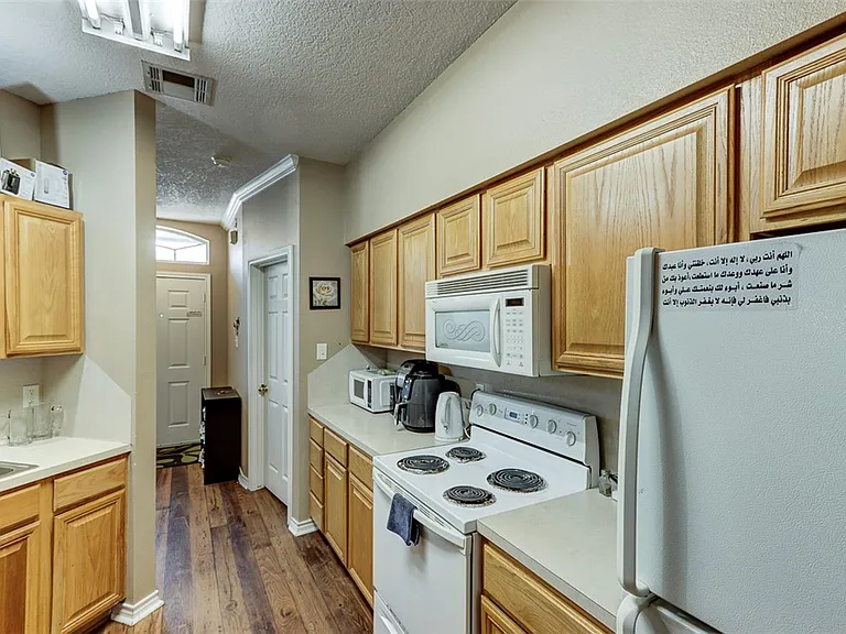 217 Navarro Dr — Photo 7