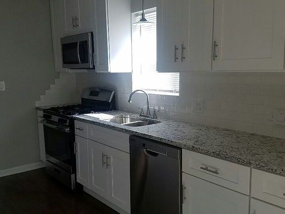 4th image of 8449 S Cregier Ave
