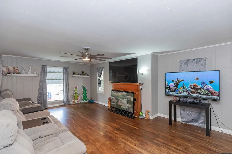 3 bed, 1300 sqft, $1,850 — Photo 2