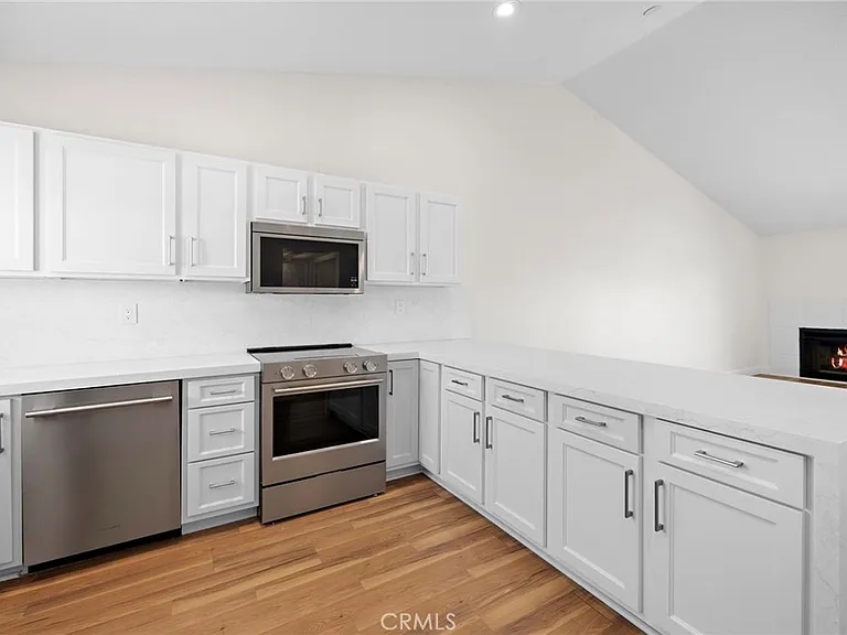 9 Dover Pl — Photo 3