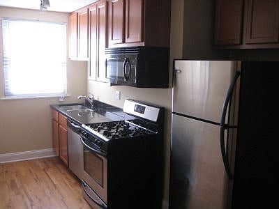 3rd image of 7330 S Winchester Ave #1W