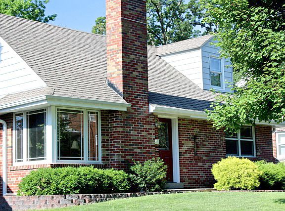 3rd image of 904 Dwyer Ave