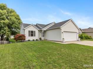 3023 Stonewood St NW, Grand Rapids, MI 49504