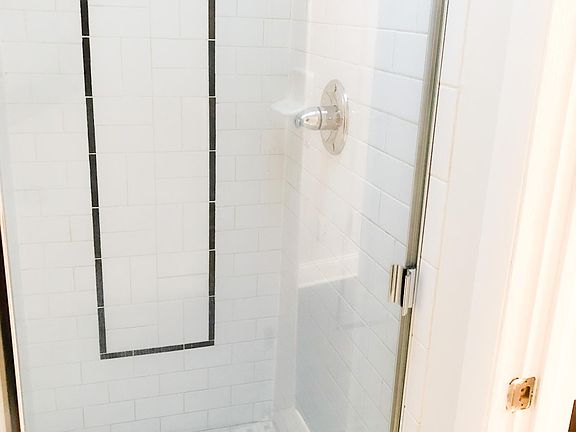2nd image of 1600 Frankford Ave APT 1