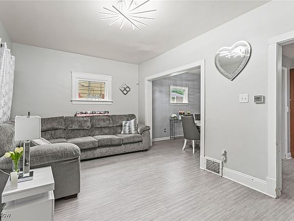 3rd image of 3602 Cypress Ave