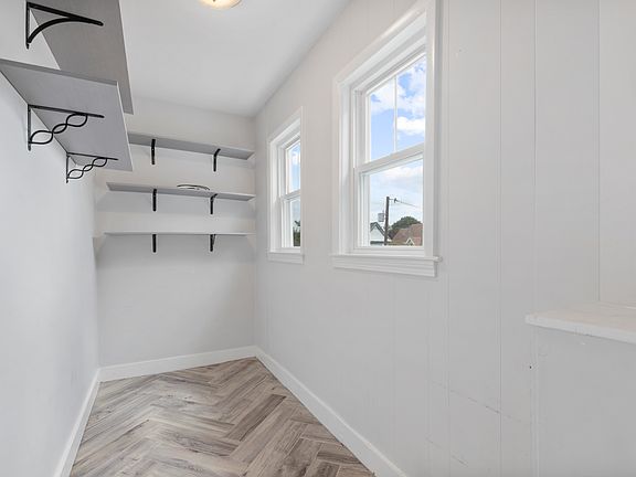 5th image of 27 Walker St #2