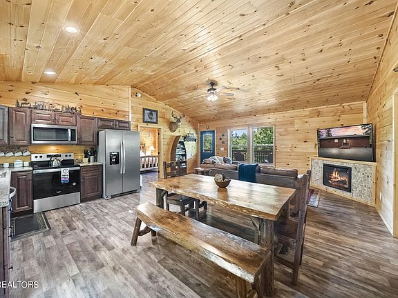 4th image of 1975 Beech Mountain Ln
