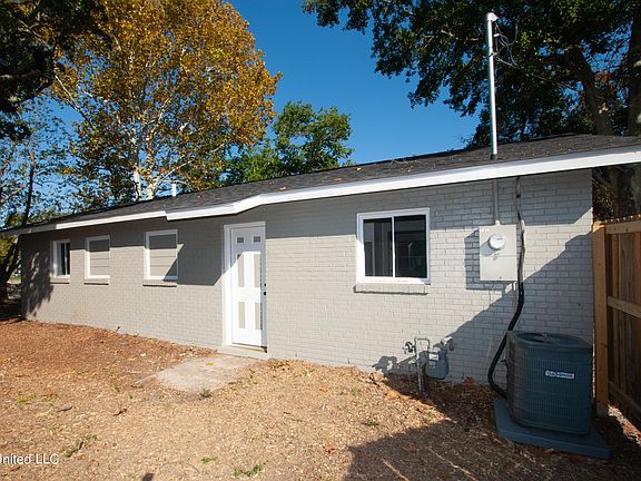 2nd image of 3211 Whitmore St