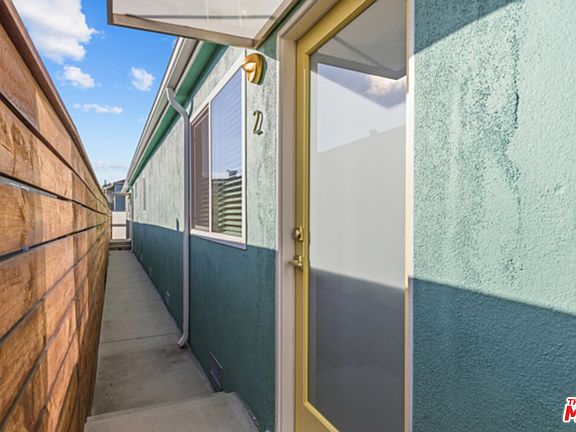 4th image of 2402 Ocean Park Blvd