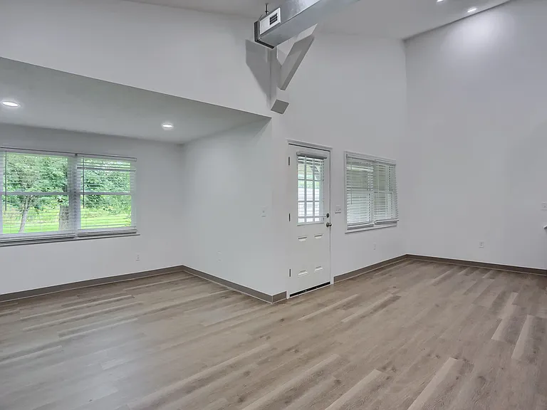 124 Kathleen Dr #6 — Photo 22