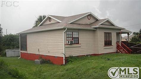 4th image of 824 Frederick Reid St E