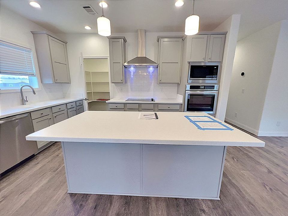 1st image of 1076 Watson Dr