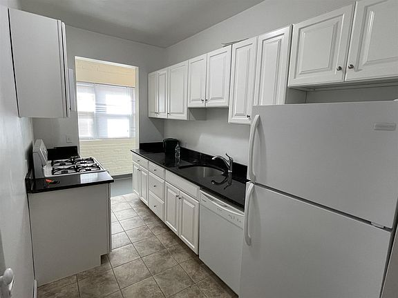2nd image of 5 Linnaean St APT 25