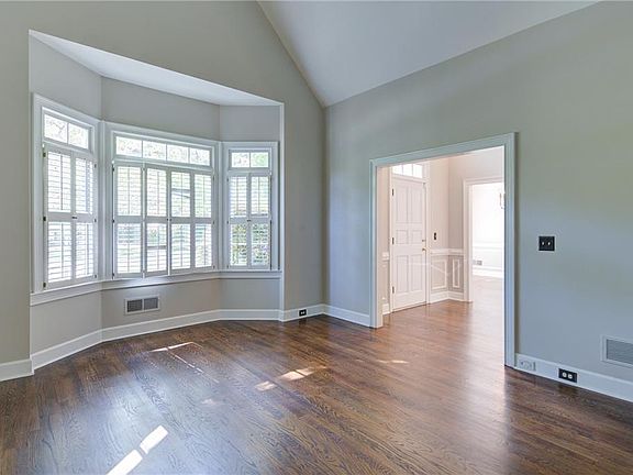 3rd image of 611 Sibley Frst SE