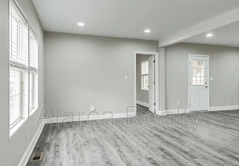 1219 Skyview Rd — Photo 8