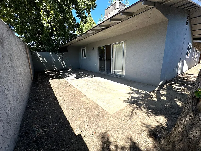 609 Fort Sumpter Dr — Photo 21