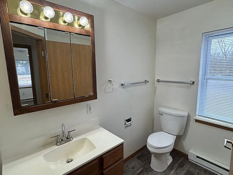 PIONEER BLUFF APARTMENTS — Photo 41