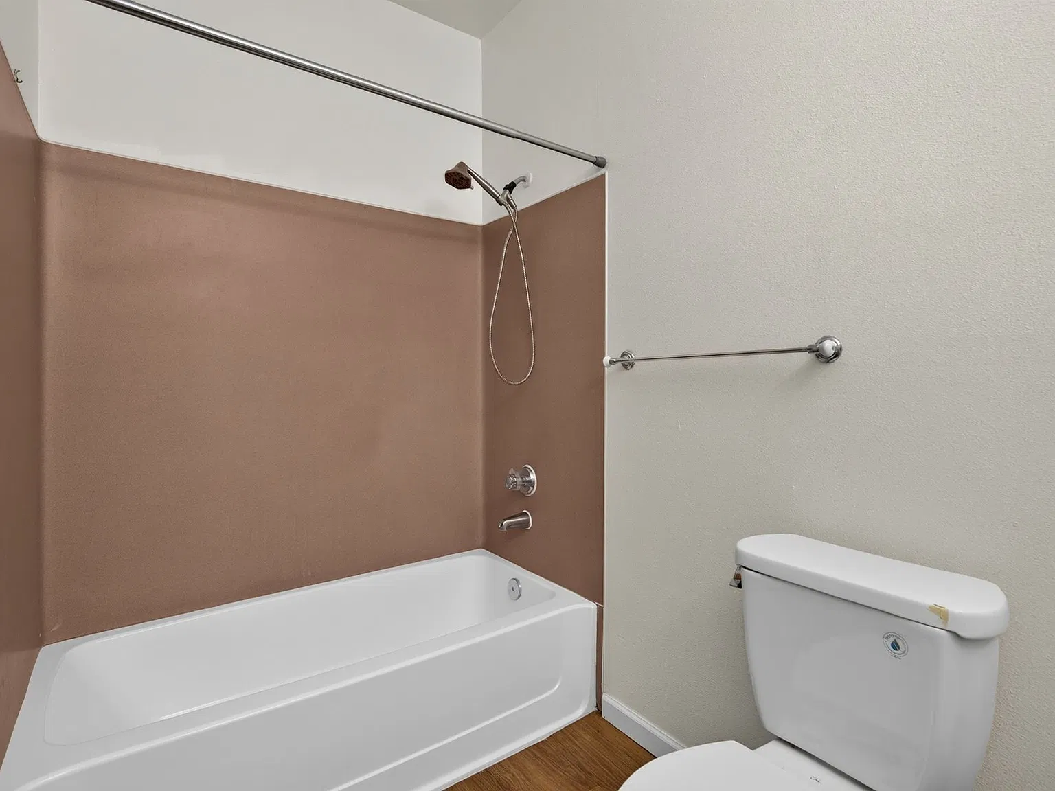Crown Hill Court — Photo 1