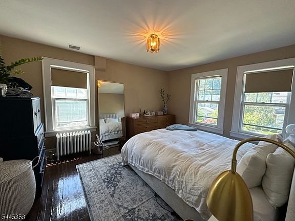 5th image of 43 Cypress St